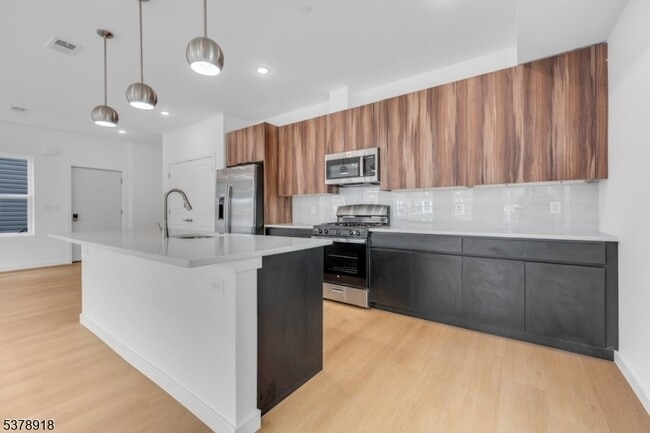Foto del edificio - 320 Hawthorne Ave
