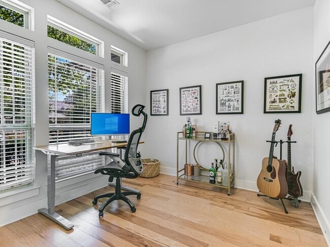 Foto del edificio - 11205 Avery Station Loop