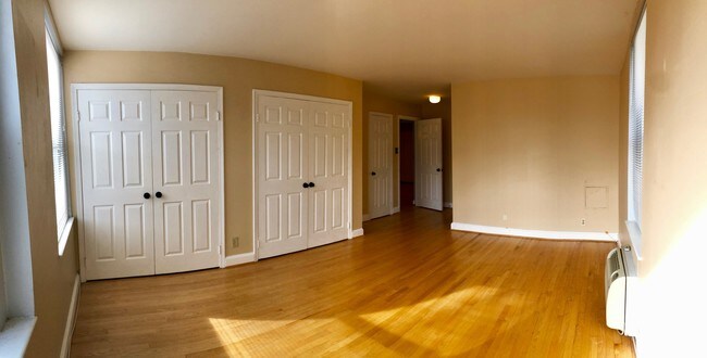 Building Photo - 1316 New Hampshire Ave NW