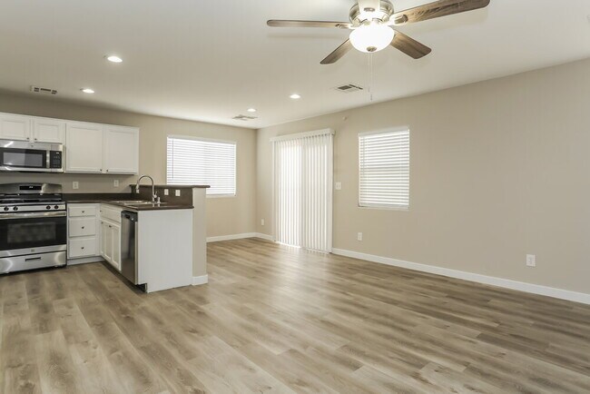 Building Photo - 8325 New Leaf Ave