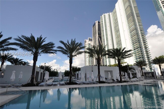 Foto del edificio - 851 NE 1st Ave