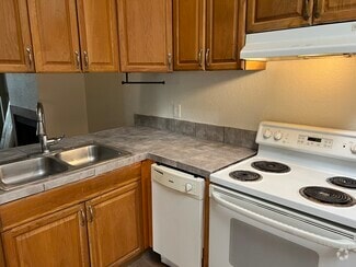 Building Photo - 415 E Thoroughbred St