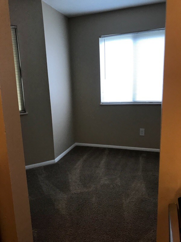 Chimneys of Oak Creek Apartments Apartments Kettering, OH