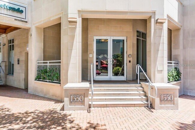 Foto del edificio - 1350 Main St