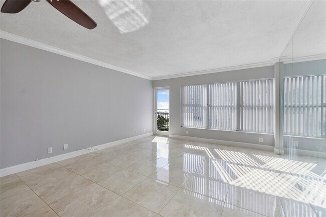 Foto del edificio - 405 N Ocean Blvd