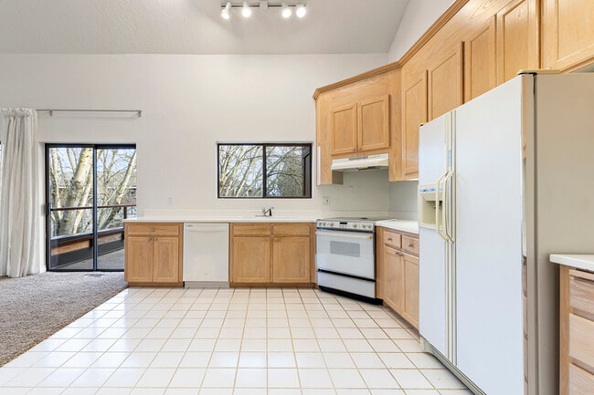 Building Photo - 5250 S Landing Dr