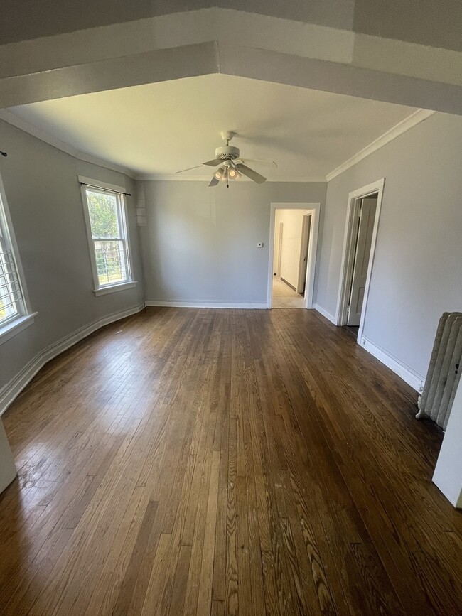 Building Photo - 10734 S Prairie Ave