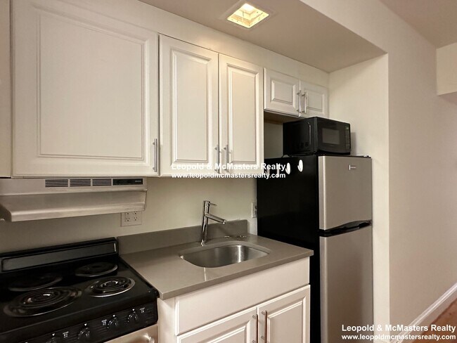 Building Photo - 501 Beacon St