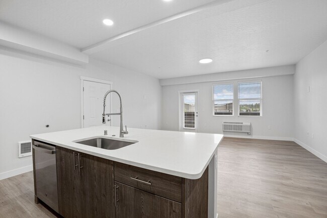 Building Photo - Brand New | 2 Month's Free Rent | Free Gar...