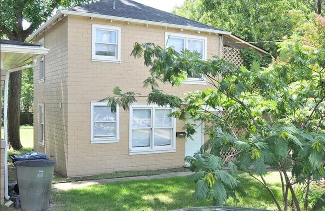 Foto del edificio - Cute Bungalow in Historic Downtown Bryan