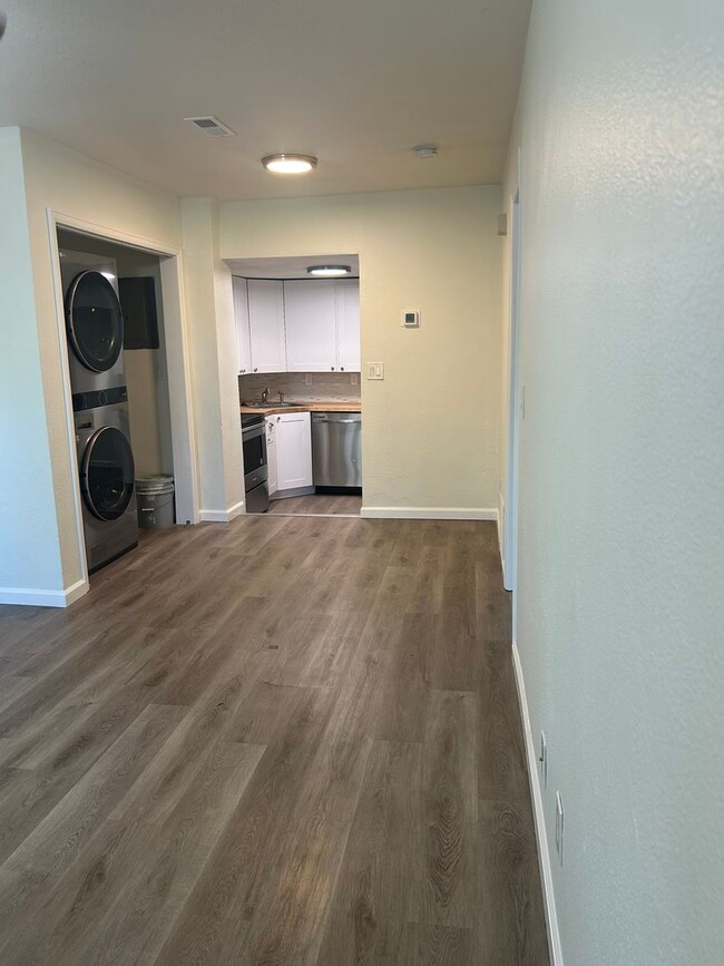 Photo - Downtown 2 bedroom, 1 bath House