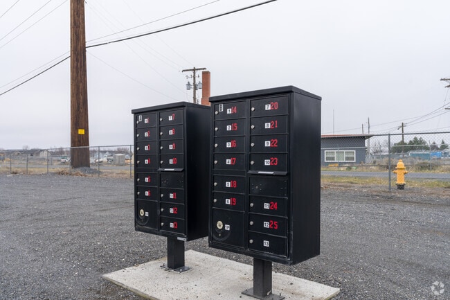 Mailbox - Wingspan Landing