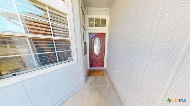 Foto del edificio - 411 Tomahawk Dr