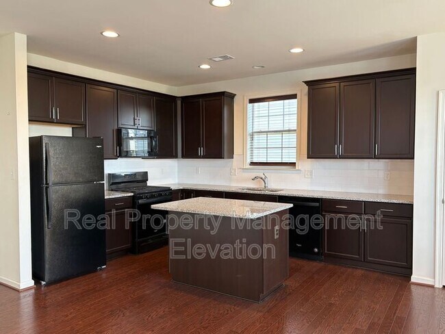Foto del edificio - 114 Alliance Ct