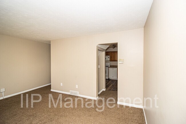 Foto del edificio - Updated Townhouse in Painesville