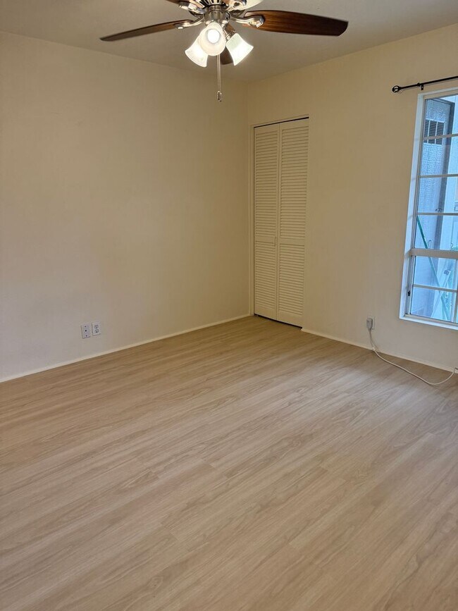 Building Photo - Crosspointe One Bedroom