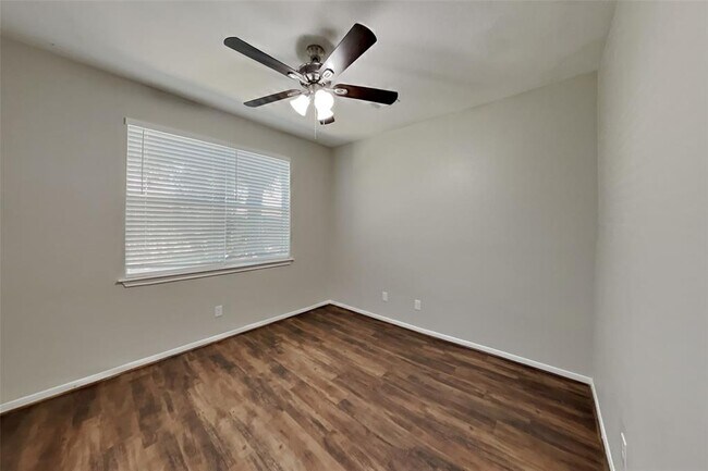 Building Photo - 6307 Briar Cross Ct