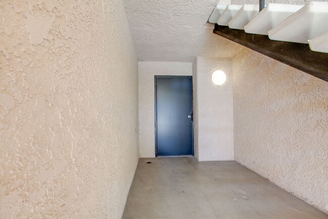 Building Photo - 2625 Pirineos Way