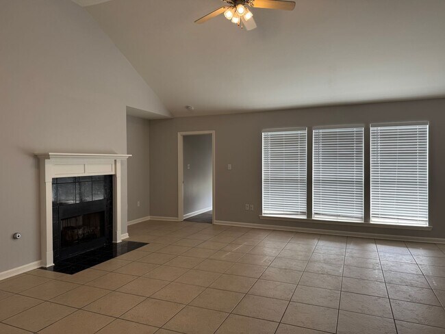 Foto del edificio - Beautiful 4 Bedroom Home for Lease in Denham Springs