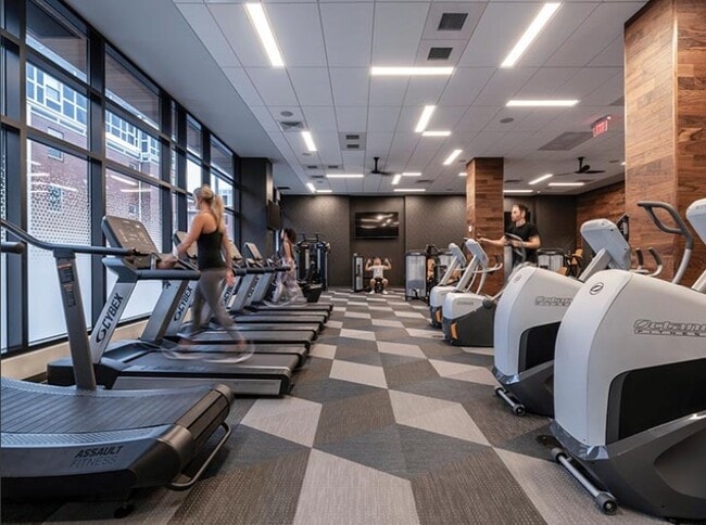 Building Photo - Lightview