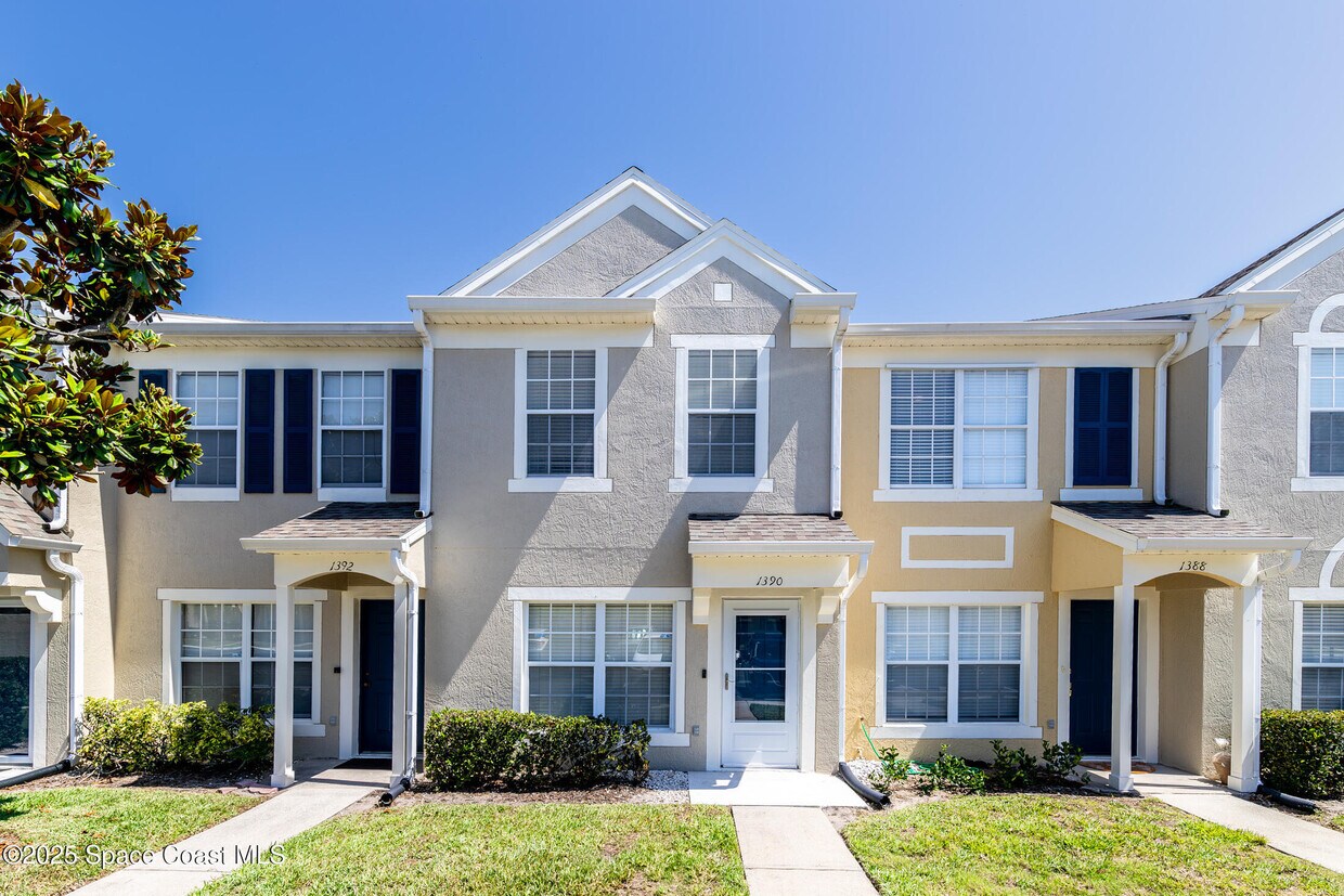 Primary Photo - 1390 Hampton Park Ln