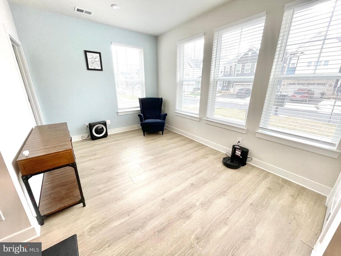 Foto principal - 1544 Meadowlark Glen Rd