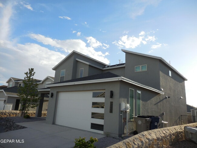 Building Photo - 2245 Rocky Ter Pl