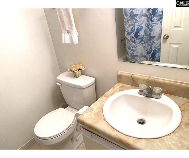 Foto del edificio - 245 Manor View Ct
