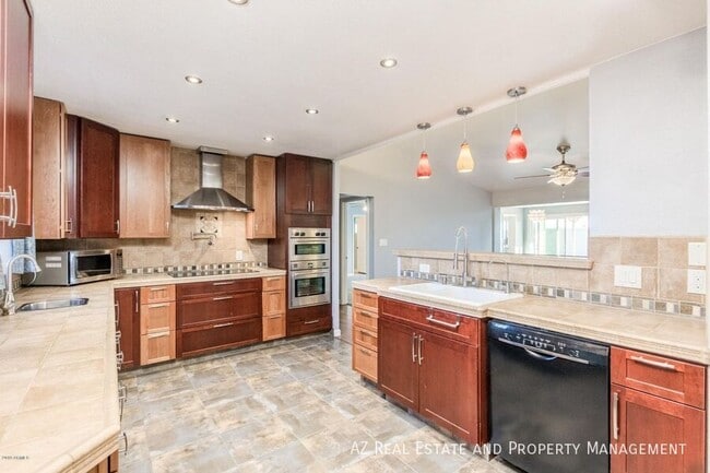 Building Photo - 2019 N 66th St