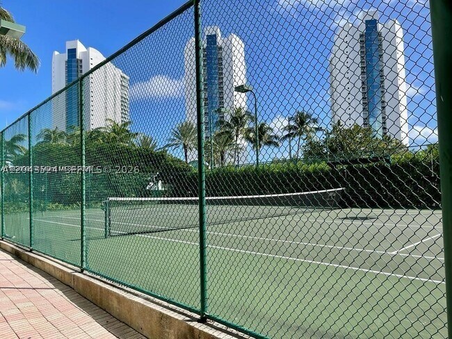 Foto del edificio - 16400 Collins Ave