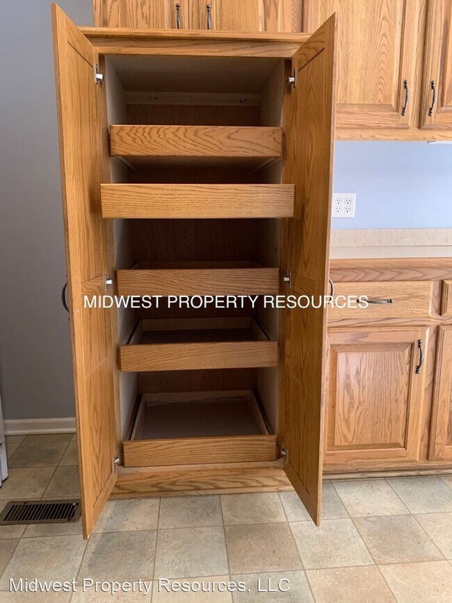 Foto del edificio - 3 br, 1 bath House - 609 NW Central Street