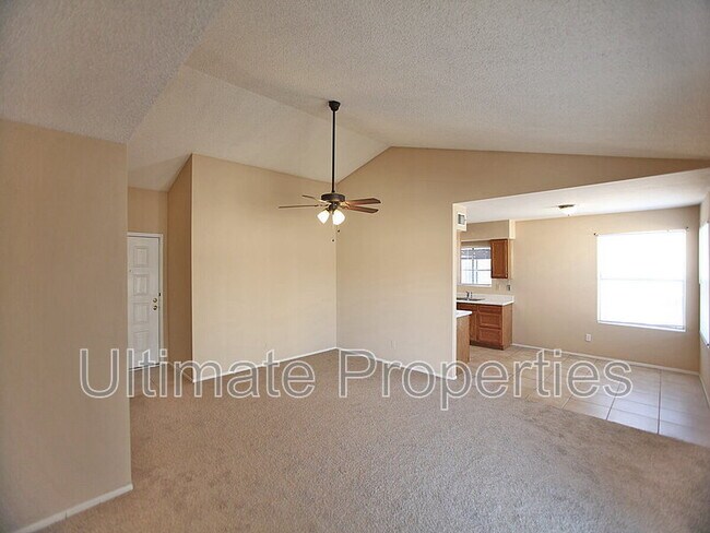 Foto del edificio - 6938 W Cochise Dr