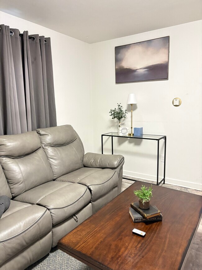 Foto del edificio - 313 Hixson Ave