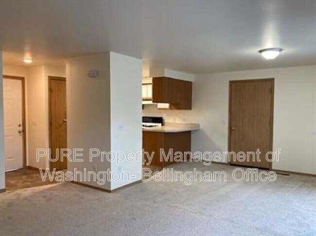 Foto del edificio - 413 Rowland Rd