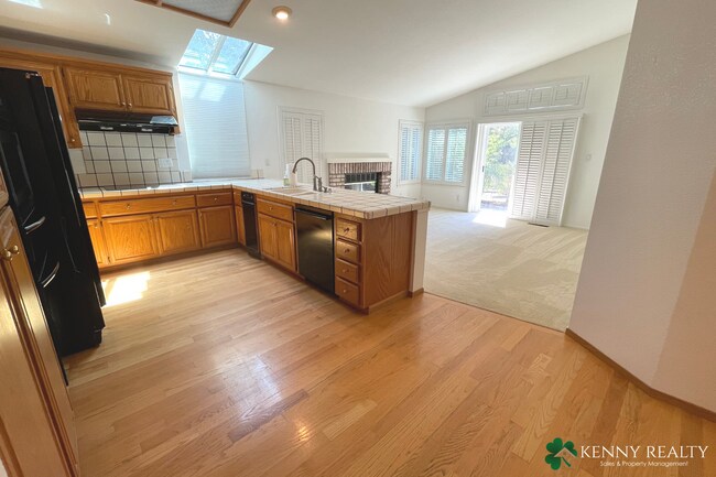 Foto del edificio - Stunning 3 Bedroom, 2 Bathroom Home in San Carlos