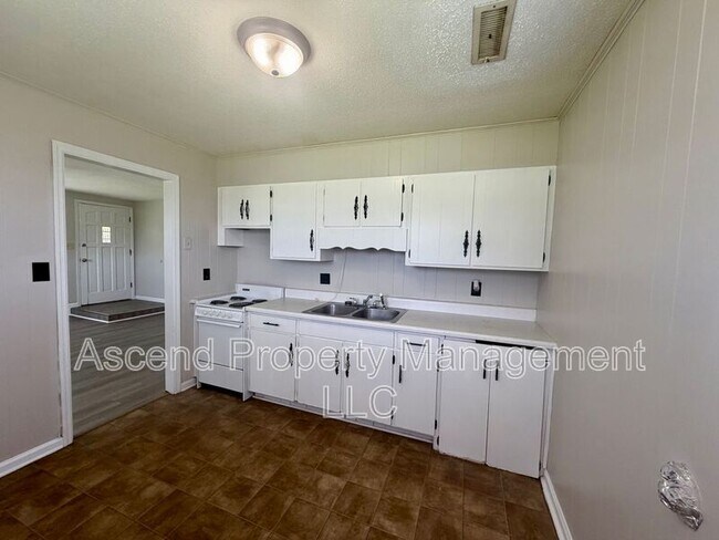 Foto del edificio - 582 Withrow Rd
