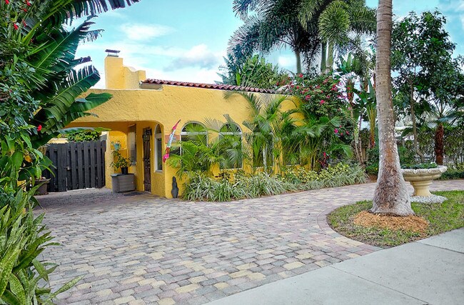 Building Photo - 409  35th Street