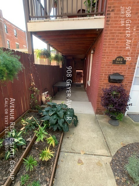 Building Photo - 908 Geyer Ave