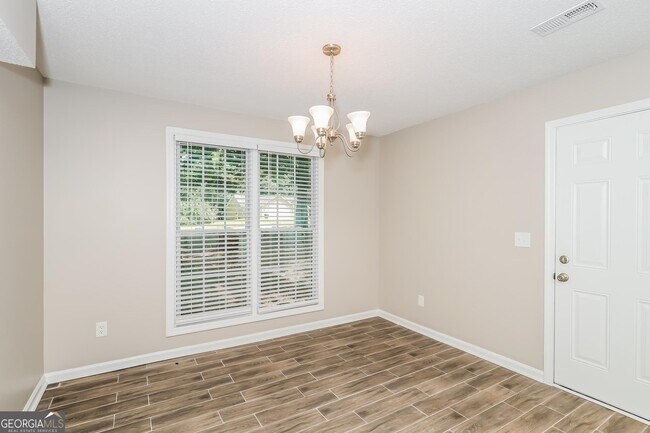 Building Photo - 510 Rosehill Dr