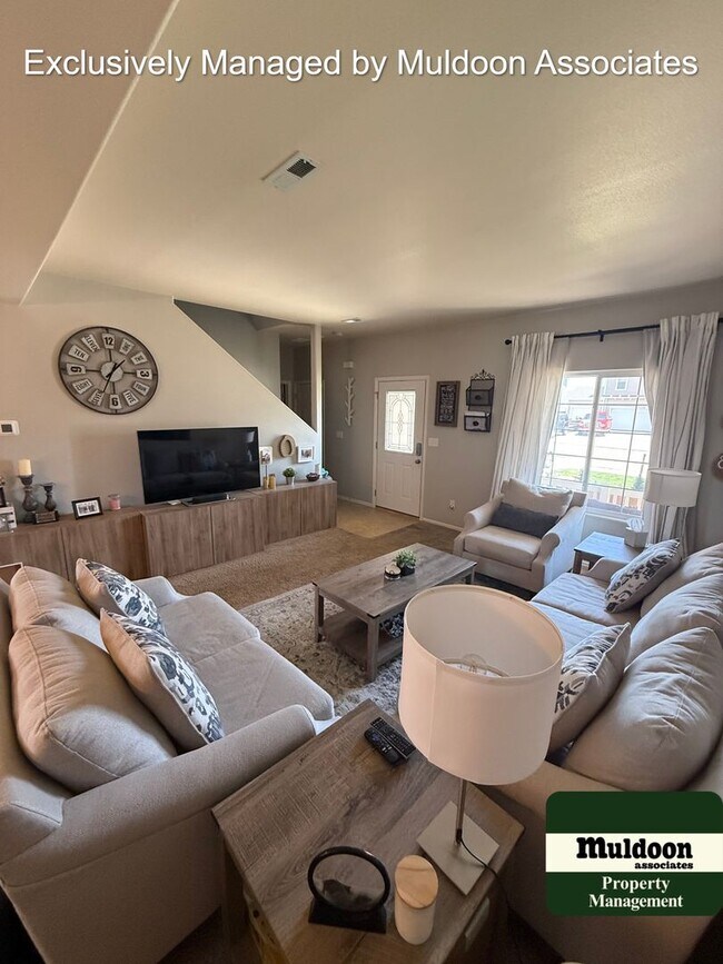 Building Photo - Coming Soon! Great 2 story 4 bed 2.5 bath ...