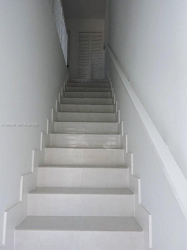 Foto del edificio - 3323 SW 87th Pl