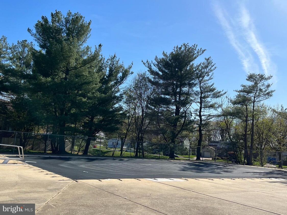 Primary Photo - 805 Westerly Dr