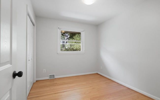 Photo - 5954 Kedron St House