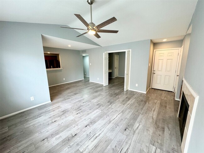 Foto del edificio - 14600 Fonmeadow Dr