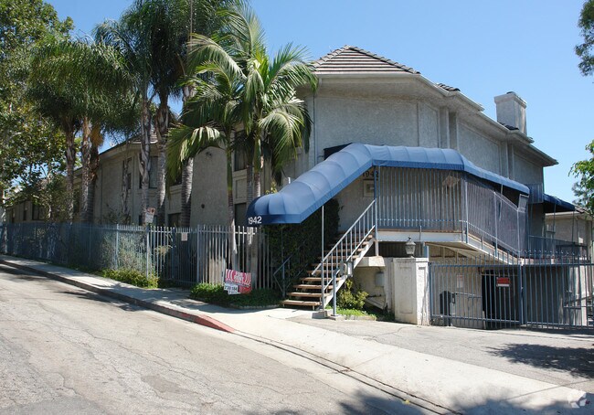 Foto del edificio - 1942 Grace Ave