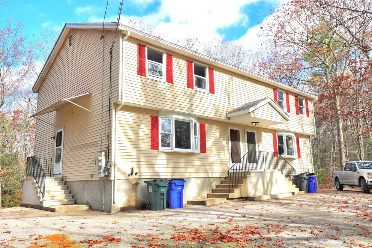 Primary Photo - 21 Amoskeag Dr