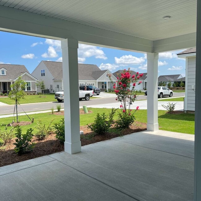 Building Photo - 331 Flycatcher Dr