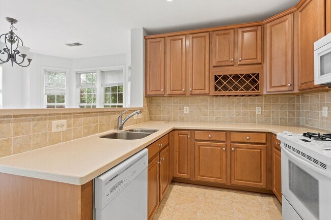 Foto del edificio - 1002 Elmcroft Blvd
