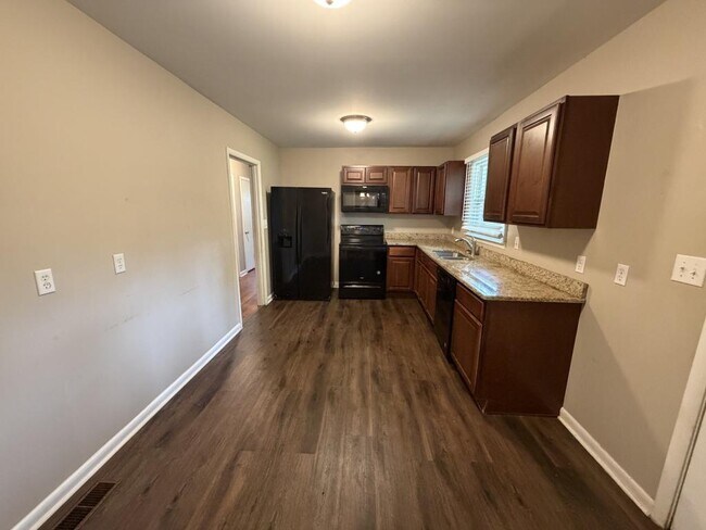 Foto del edificio - 2116 Gilbreath Rd NW