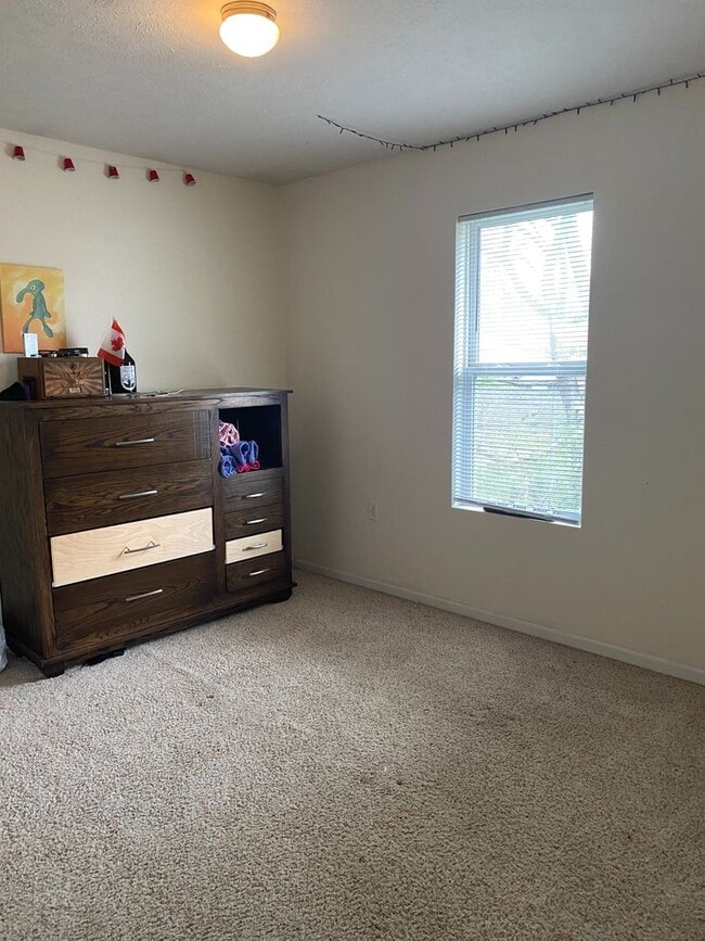 Building Photo - 4 Bedroom Duplex. Close to Campus and Downtown - Pre-Leasing for 26/27 School Year!